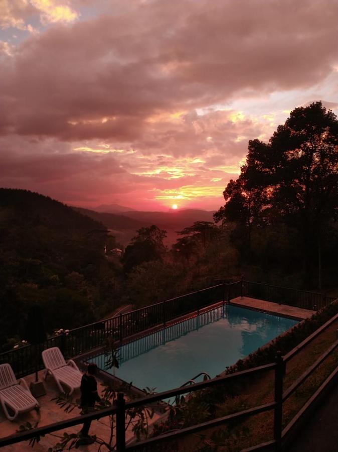 The Grand Hills Hotell Kandy Exteriör bild