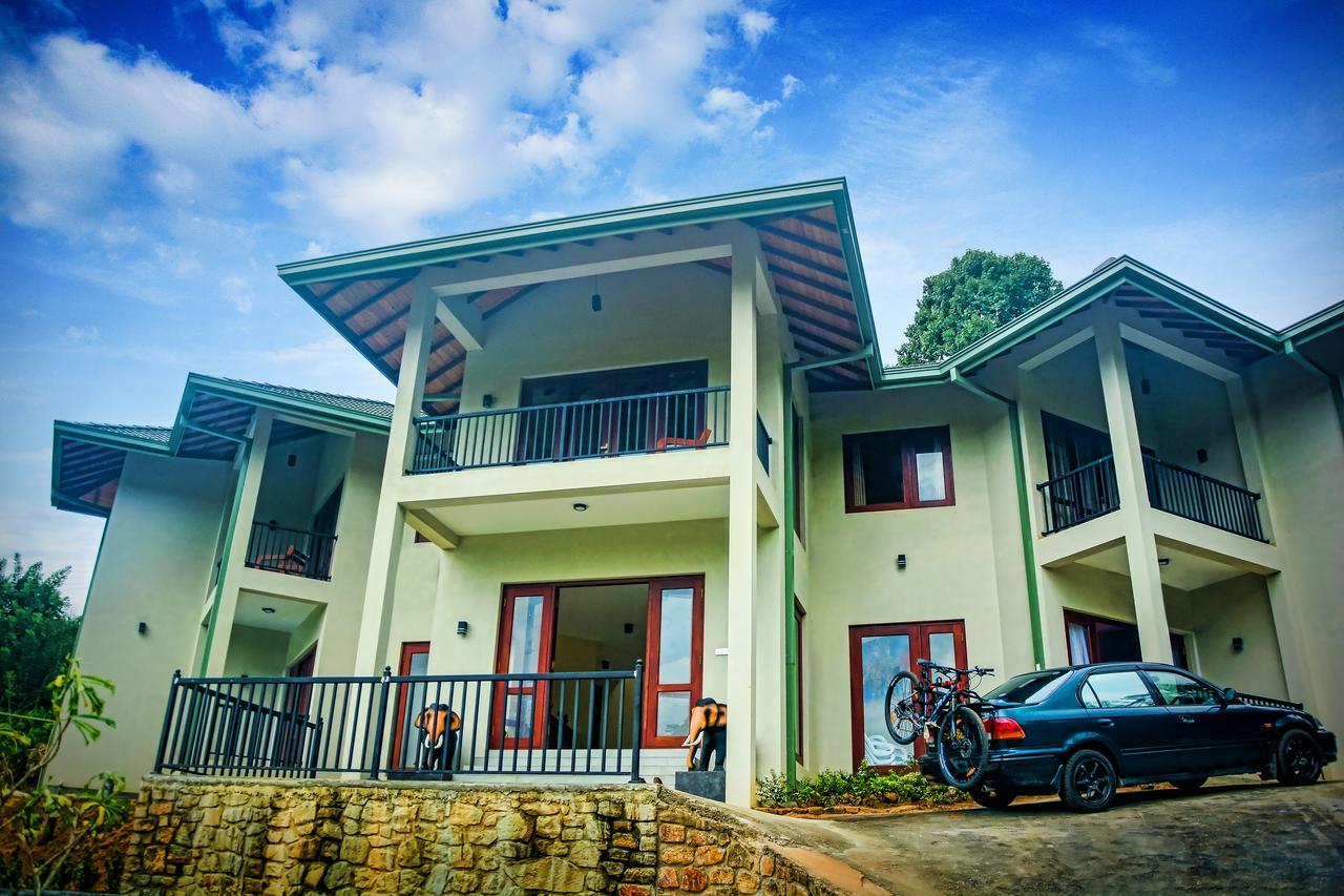 The Grand Hills Hotell Kandy Exteriör bild